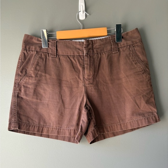 Tommy Hilfiger size 8, brown short shorts. Hook and clasp style, summer, beach - Picture 2 of 7